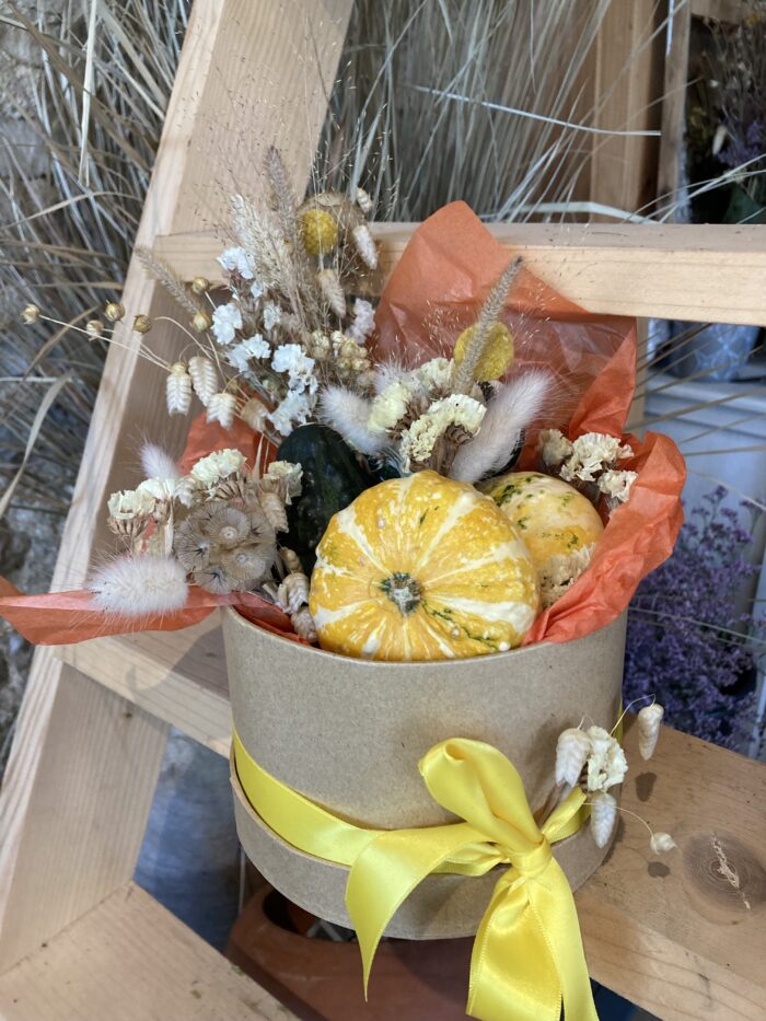 Automne 🍂 Boîte à chapeau coloquintes et fleurs séchées